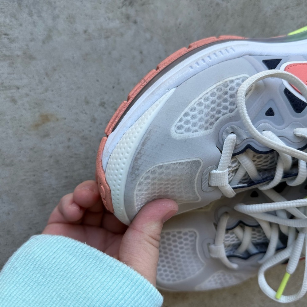 Women’s Nike Air Max Genome Summit White/Crimson Bliss - Picture 3 of 5